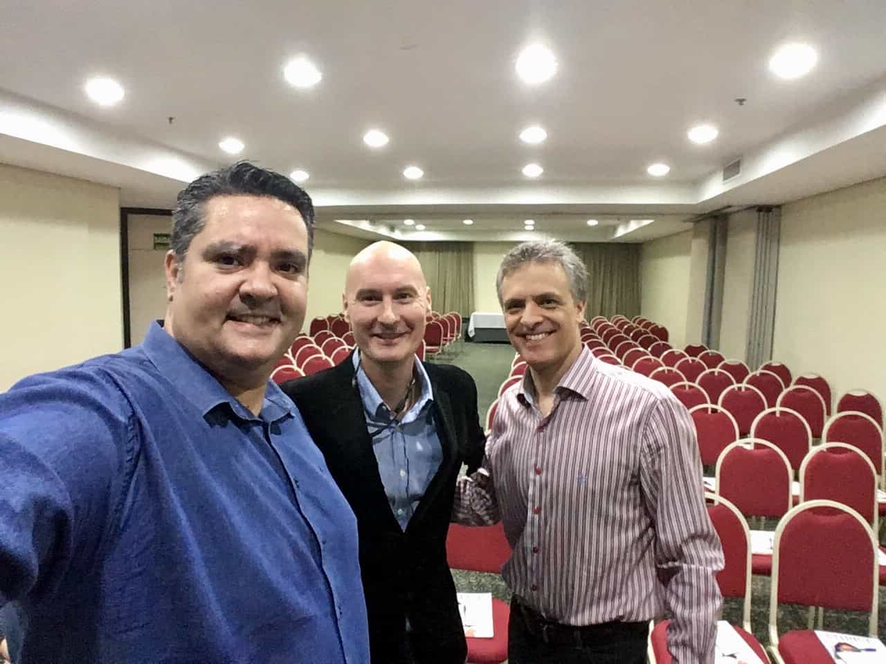 Antes de tudo Começar – às 7 horas da manhã. Luciano, Ulisses e Daniel